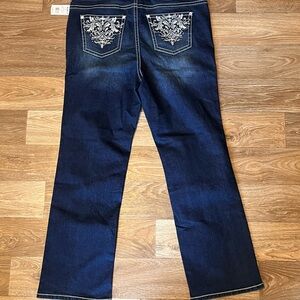 Wallflower Jeans Size 16 – Dark Wash Distressed – NWT